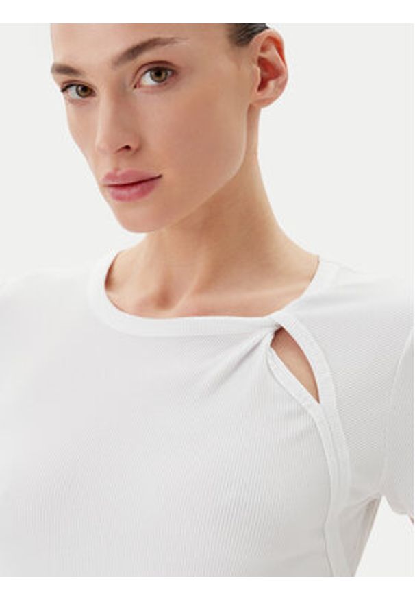 DKNY T-Shirt P51H8APJ Biały Regular Fit. Kolor: biały. Materiał: wiskoza