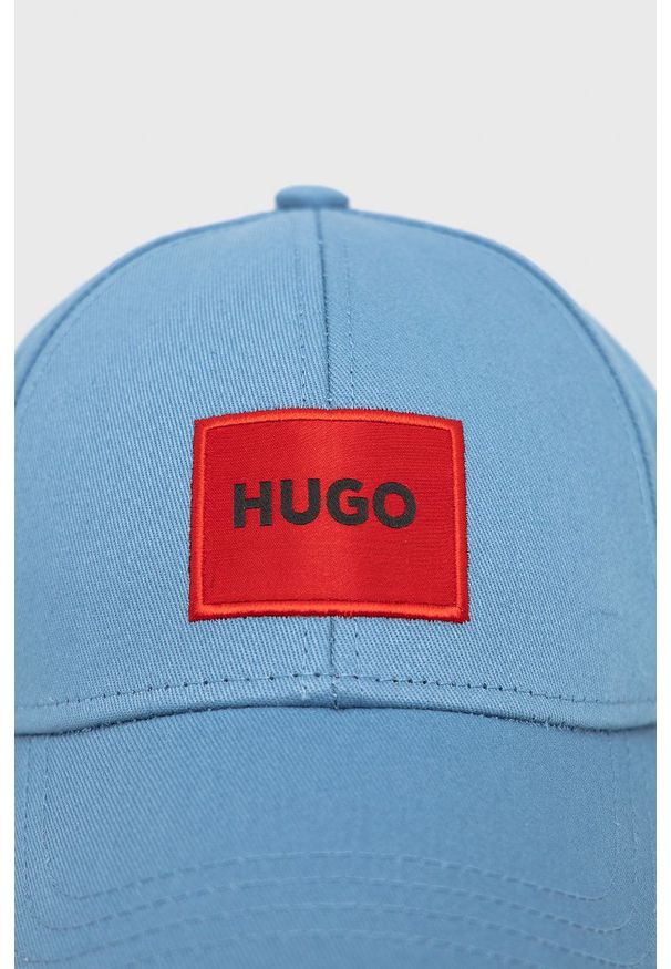 Hugo - HUGO czapka bawełniana z aplikacją. Kolor: niebieski. Materiał: bawełna. Wzór: aplikacja