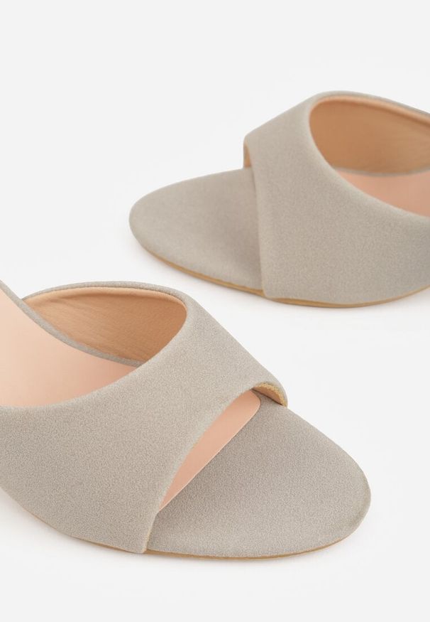 Renee - Szare Klapki na Obcasie Kaczuszka z Odkrytym Noskiem Nadah. Kolor: szary. Materiał: koronka. Obcas: na obcasie. Styl: elegancki. Wysokość obcasa: średni