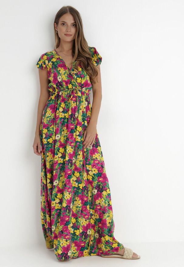 Born2be - Żółto-Różowa Sukienka Oceshi. Typ kołnierza: kokarda, kołnierz z falbankami. Kolor: żółty. Materiał: materiał. Wzór: kwiaty. Typ sukienki: kopertowe. Długość: maxi