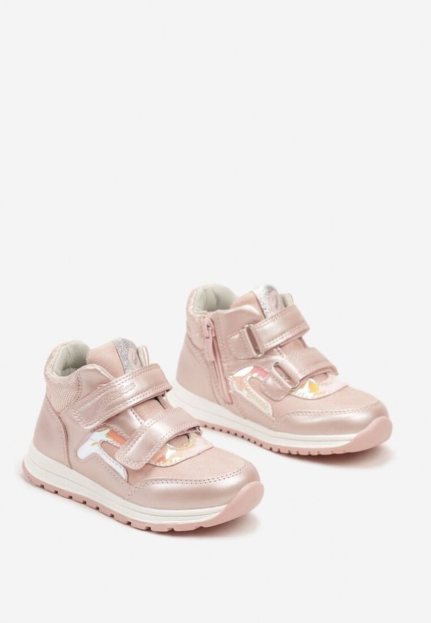 Born2be - Różowe Botki Clibee w Stylu Sneakersów ze Skórzaną Wkładką Ozdobione Przeszyciami Romisya. Okazja: na uczelnię, na co dzień. Zapięcie: rzepy. Kolor: różowy. Materiał: skóra. Wzór: aplikacja. Styl: elegancki, casual
