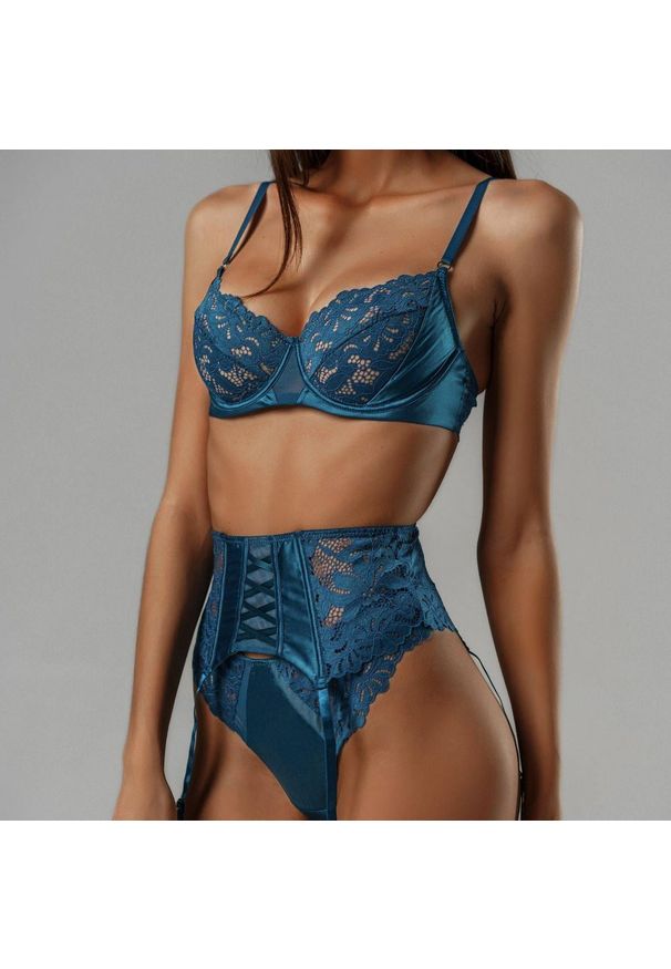 Intica - Komplet bielizny koronkowej z satynowym wykończeniem Junette. Kolor: czerwony. Materiał: satyna, koronka. Wzór: koronka