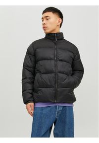 Jack & Jones Kurtka zimowa 12235860 Czarny Regular Fit. Kolor: czarny. Materiał: syntetyk. Sezon: zima