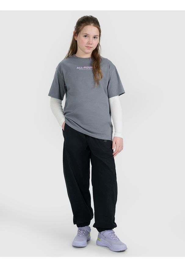 4f - 4F T-shirt oversize z nadrukiem dziewczęcy - szary 152 (11-12 lat). Okazja: na co dzień. Kolor: szary. Materiał: jersey, bawełna. Długość rękawa: krótki rękaw. Długość: krótkie. Wzór: nadruk. Sezon: lato. Styl: casual, klasyczny, sportowy