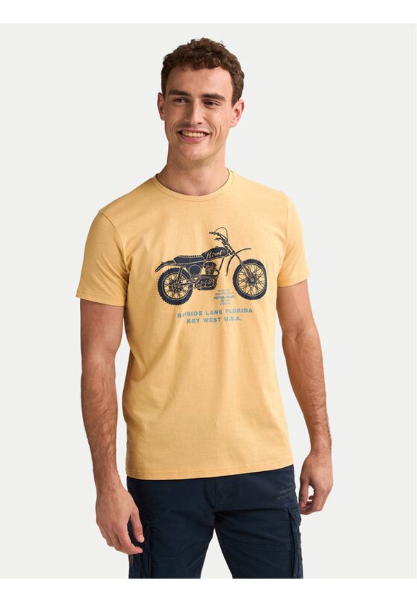 Petrol Industries T-Shirt M-1050-TSR707 Żółty Regular Fit. Kolor: żółty. Materiał: bawełna