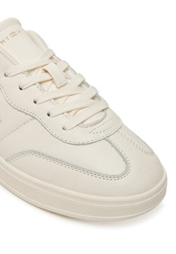 TOMMY HILFIGER - Tommy Hilfiger Sneakersy Heritage Shiny FW0FW08823 Biały. Kolor: biały. Materiał: skóra