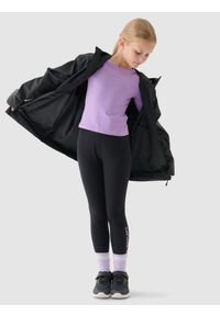 4f - 4F Kurtka przejściowa przeciwdeszczowa z gumową powłoką dziecięca - czarna 140 (9-10 lat). Okazja: na co dzień. Typ kołnierza: kaptur. Kolor: czarny. Materiał: guma. Sezon: lato. Styl: casual, klasyczny, sportowy #2