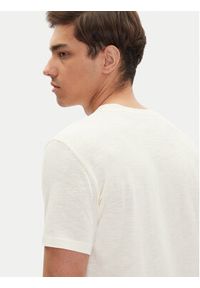Mustang T-Shirt Austin 1016490 Biały Regular Fit. Kolor: biały. Materiał: bawełna #3