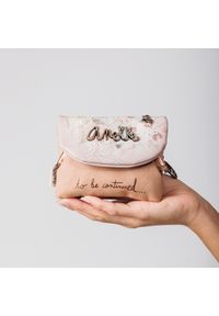 Beżowa Mała Damska Portmonetka Anekke. Kolor: beżowy. Materiał: materiał. Wzór: napisy, aplikacja, kwiaty, haft #8