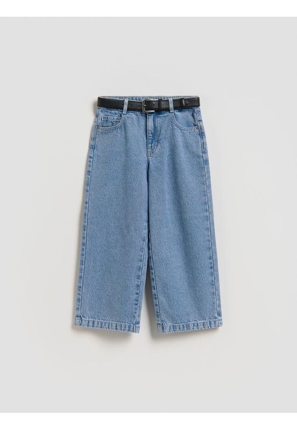Reserved - Jeansy carrot z paskiem - niebieski. Kolor: niebieski