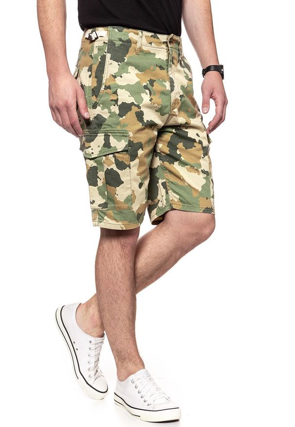 Lee - SPODENKI LEE FATIGUE SHORTS CAMOUFLAGE L73BCW03 112120343. Materiał: materiał. Wzór: moro, aplikacja