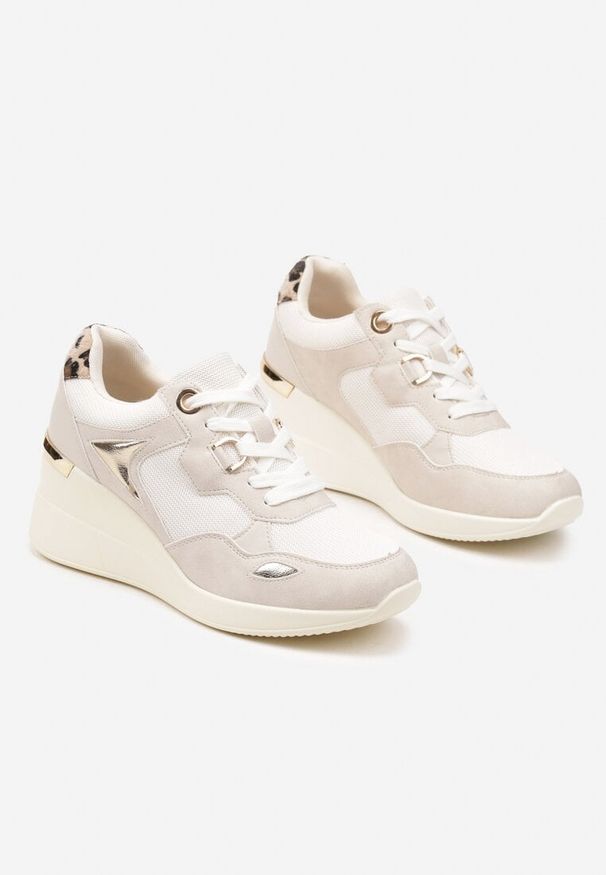 Renee - Beżowe Miejskie Sneakersy na Koturnie Cenerra. Okazja: na co dzień, na spacer. Kolor: beżowy. Materiał: jeans. Obcas: na koturnie. Sport: turystyka piesza