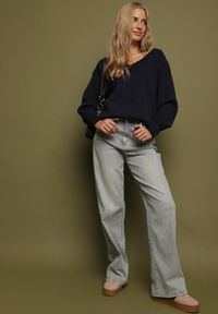 Born2be - Granatowy Sweter z Kaszmirem z Dekoltem w Serek Plenae. Okazja: na co dzień. Typ kołnierza: dekolt w serek. Kolor: niebieski. Materiał: kaszmir. Styl: klasyczny, casual, elegancki #7