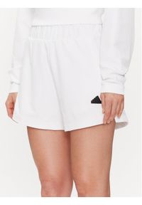Adidas - adidas Szorty sportowe Z.N.E. IN9481 Biały Loose Fit. Kolor: biały. Materiał: syntetyk