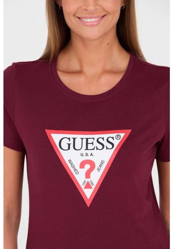 Guess - GUESS Bordowy damski t-shirt bawełniany Original Tee, Rozmiar S. Kolor: czerwony. Materiał: bawełna