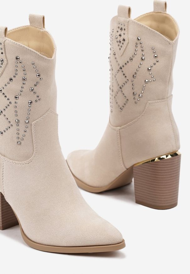Renee - Beżowe Botki na Słupku w Stylu Kowbojek Irilianne. Okazja: na co dzień. Kolor: beżowy. Materiał: jeans, koronka. Obcas: na słupku. Styl: wizytowy, casual. Wysokość obcasa: średni
