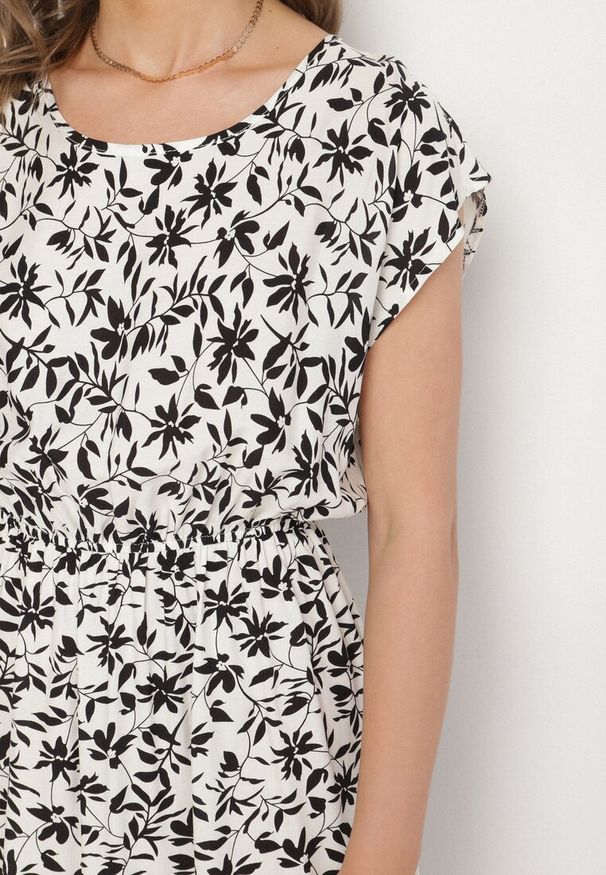 Born2be - Biała Sukienka z Bawełną i Kwiatowym Wzorem Lumianisse. Okazja: na co dzień. Kolor: biały. Materiał: bawełna. Długość rękawa: krótki rękaw. Wzór: kwiaty. Sezon: lato. Styl: casual, elegancki