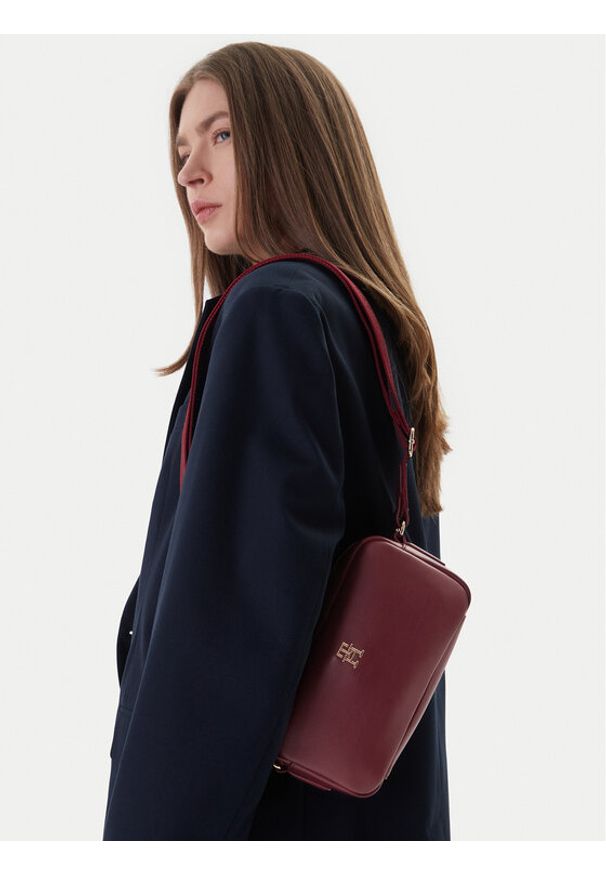 TOMMY HILFIGER - Tommy Hilfiger Torebka Th Essential Camera Bag AW0AW18370 Bordowy. Kolor: czerwony. Materiał: skórzane