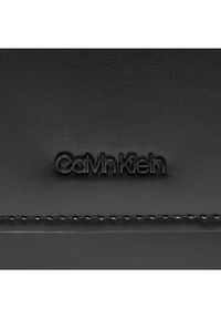 Calvin Klein Saszetka Minimal Focus Cube Reporter K50K511236 Czarny. Kolor: czarny. Materiał: skóra