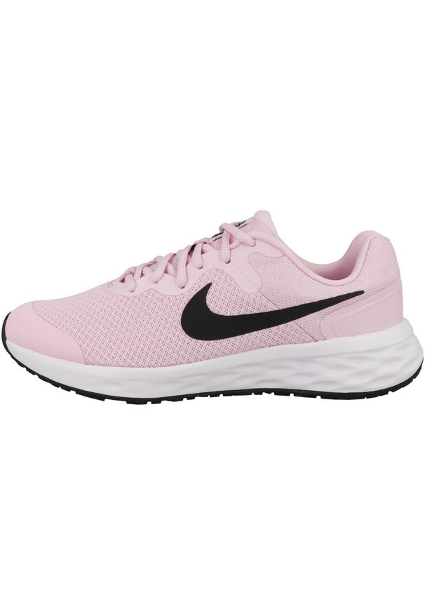 Buty do biegania damskie Nike Revolution 6 NN GS. Zapięcie: sznurówki. Kolor: różowy. Materiał: materiał, syntetyk, tkanina. Szerokość cholewki: normalna. Model: Nike Revolution. Sport: bieganie