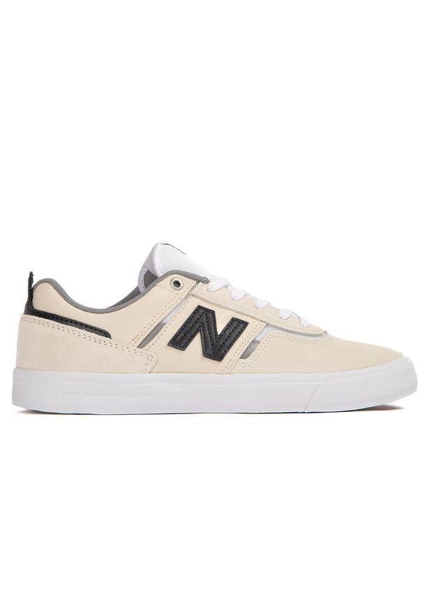 Buty męskie New Balance Numeric NM306WIR – beżowe. Kolor: beżowy. Materiał: guma, skóra, zamsz, dresówka, materiał, syntetyk. Szerokość cholewki: normalna. Wzór: nadruk