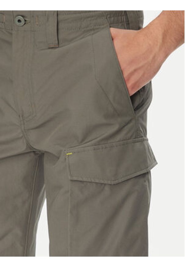 G-Star RAW - G-Star Raw Szorty materiałowe Core D26220-C973 Szary Regular Fit. Kolor: szary. Materiał: bawełna