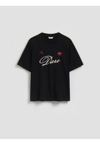 Reserved - T-shirt boxy z nadrukiem - czarny. Kolor: czarny. Materiał: bawełna, dzianina. Wzór: nadruk #1