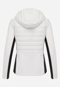 Born2be - Biała Pikowana Kurtka Przejściowa z Kapturem i Elastycznymi Rękawami Nikitha. Okazja: na co dzień. Typ kołnierza: kaptur. Kolor: biały. Materiał: jeans, nylon. Styl: casual, elegancki, sportowy, klasyczny #3