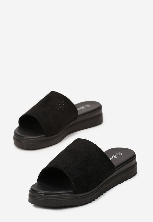 Renee - Czarne Klapki z Ozdobną Perforacją Ozrina. Kolor: czarny