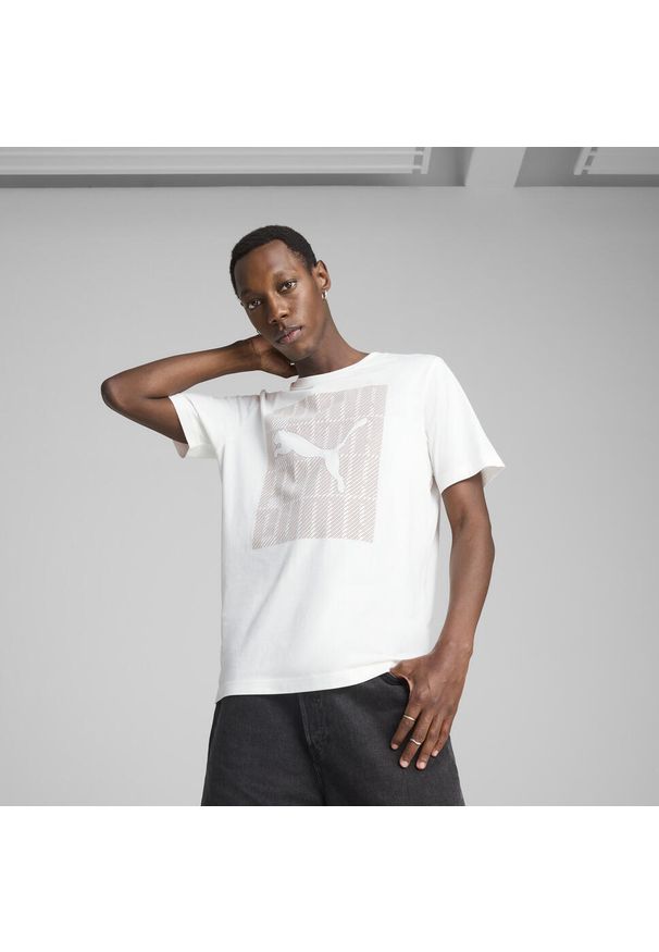 Puma - Męska koszulka Graphics PUMA Wording PUMA White. Kolor: biały. Materiał: guma. Wzór: nadruk. Sport: fitness