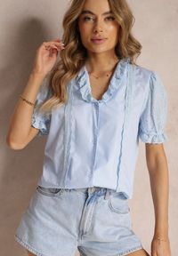Renee - Niebieska Koszula z Bufiastymi Rękawami i Koronkowymi Wstawkami Rathima. Okazja: na co dzień. Kolor: niebieski. Materiał: koronka. Wzór: ażurowy. Styl: casual #4