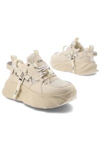 Sneakersy damskie GOE, cholewka ze skóry ekologicznej i materiałowej siateczkowe panele klasyczne wiązanie, beżowe, TT2N4012. Okazja: na co dzień. Zapięcie: sznurówki. Kolor: beżowy. Materiał: materiał, skóra ekologiczna. Szerokość cholewki: normalna. Styl: klasyczny #6