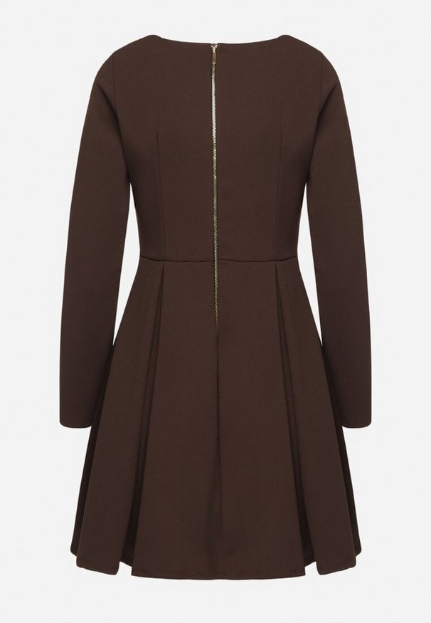 Born2be - Brązowa Elegancka Sukienka o Rozkloszowanym Kroju Temitonia. Kolor: brązowy. Długość rękawa: długi rękaw. Styl: elegancki