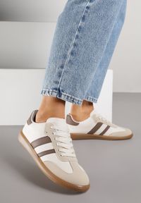 Renee - Ciemnobeżowe Casualowe Sneakersy na Płaskiej Podeszwie z Paskami Jereria. Okazja: na co dzień. Zapięcie: pasek. Kolor: beżowy. Materiał: jeans. Obcas: na płaskiej podeszwie #6