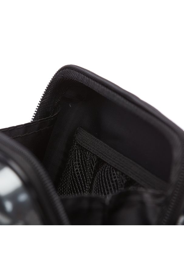 Big Star Accessories - Torebka damska Big Star, z tworzywa syntetycznego o ryflowanej strukturze z dwoma zamkami błyskawicznymi regulowanym paskiem na ramię, szara, GG57416. Kolor: szary. Styl: casual. Rodzaj torebki: na ramię