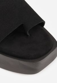 Born2be - Czarne Sandały na Platformie i Koturnie z Paskiem na Duży Palec Rodenos. Okazja: na co dzień. Zapięcie: pasek. Kolor: czarny. Materiał: len. Obcas: na koturnie. Styl: casual #3