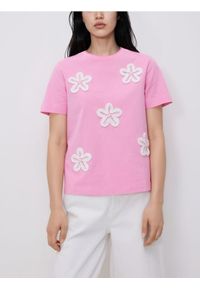 Reserved - T-shirt z haftem - różowy. Kolor: różowy. Materiał: bawełna, dzianina. Wzór: haft #1