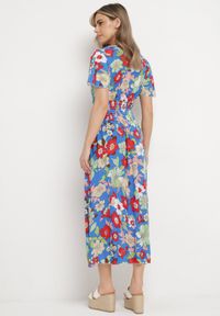 Born2be - Niebieska Sukienka w Kwiaty z Kopertowym Dekoltem i Gumkami w Pasie Lomanda. Okazja: na spacer, na co dzień. Typ kołnierza: dekolt kopertowy. Kolor: niebieski. Wzór: kwiaty. Sezon: lato. Typ sukienki: kopertowe. Styl: elegancki, casual, klasyczny. Długość: midi #3