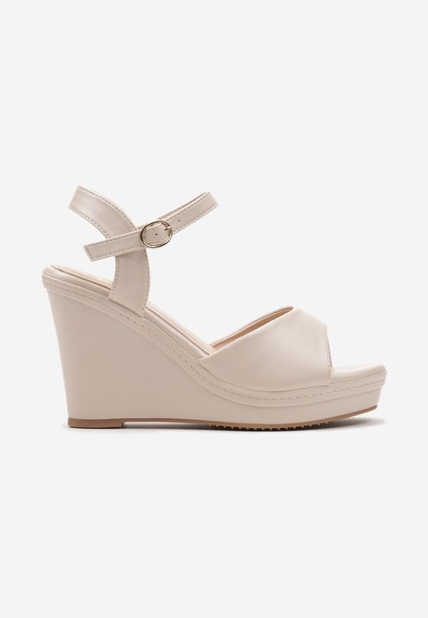 Born2be - Beżowe Sandały na Koturnie Zapinane przy Kostce Illoria. Okazja: na co dzień. Kolor: beżowy. Materiał: len. Obcas: na koturnie. Styl: klasyczny, elegancki, casual