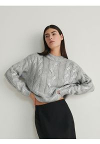 Reserved - Sweter z metalicznym efektem - srebrny. Kolor: srebrny. Materiał: dzianina #1