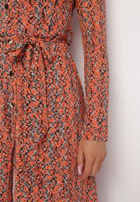 Born2be - Pomarańczowa Koszulowa Sukienka Midi z Wiązanym Paskiem Loloriana. Kolor: pomarańczowy. Materiał: materiał. Typ sukienki: koszulowe. Długość: midi
