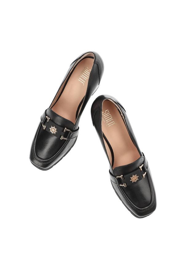 Czarne Półbuty Simen Skórzane Eleganckie Buty Na Obcasie. Zapięcie: bez zapięcia. Kolor: czarny. Materiał: skóra. Szerokość cholewki: normalna. Wzór: aplikacja. Obcas: na obcasie. Styl: elegancki. Wysokość obcasa: średni