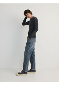 Reserved - Longsleeve slim z efektem sprania - ciemnoszary. Kolor: szary. Materiał: bawełna. Długość rękawa: długi rękaw