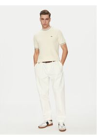 Lacoste Sweter AH9301 Beżowy Regular Fit. Kolor: beżowy. Materiał: bawełna