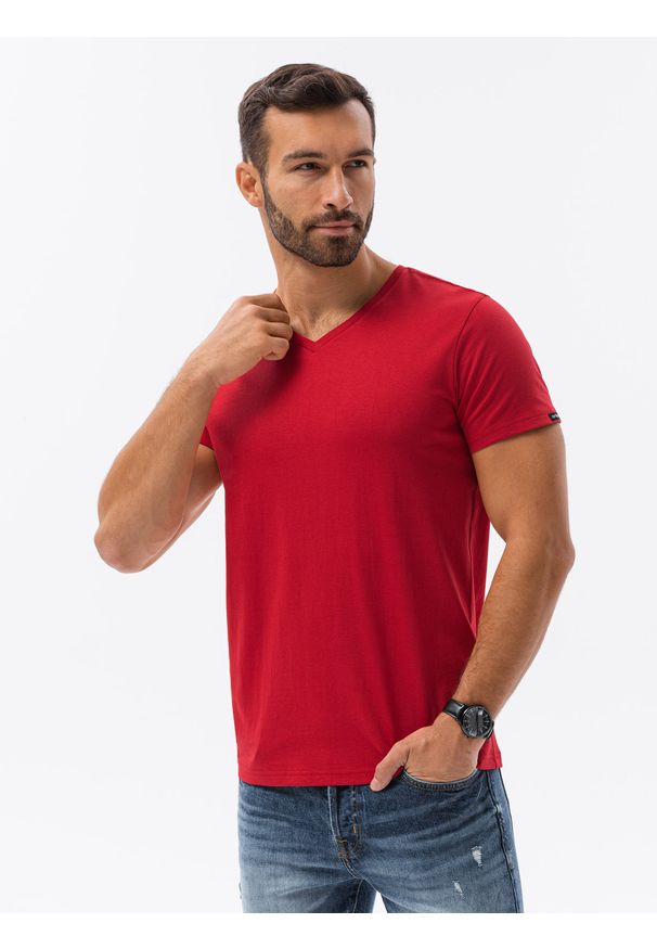 Ombre Clothing - Klasyczna męska koszulka z dekoltem w serek BASIC - czerwony V14 - Rozmiar: M. Typ kołnierza: dekolt w serek. Kolor: czerwony. Materiał: jeans, bawełna. Długość: krótkie. Styl: klasyczny
