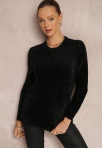Renee - Czarny Sweter Wełniany Zashumi. Kolor: czarny. Materiał: wełna. Długość rękawa: długi rękaw. Długość: długie. Styl: klasyczny