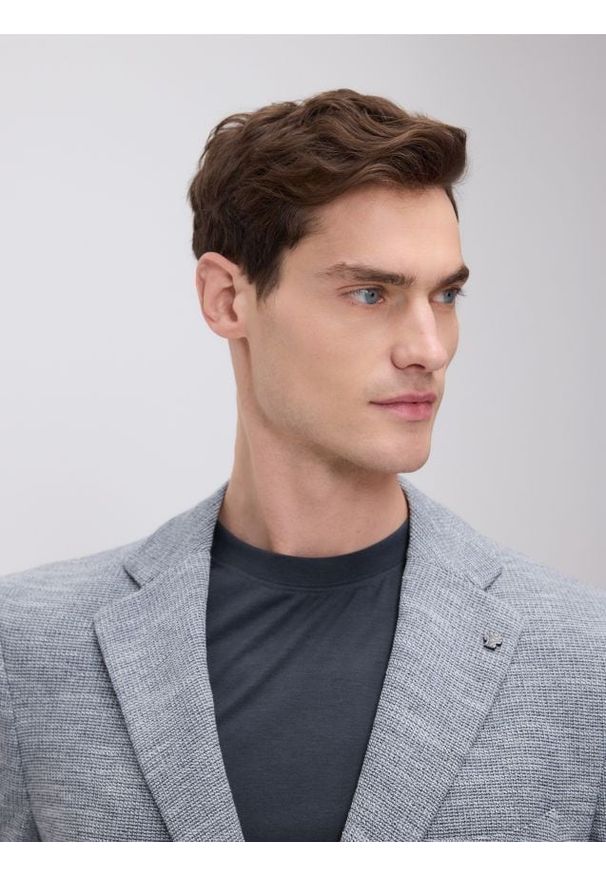 Reserved - Dzianinowa marynarka slim fit - szary. Kolor: szary. Materiał: dzianina