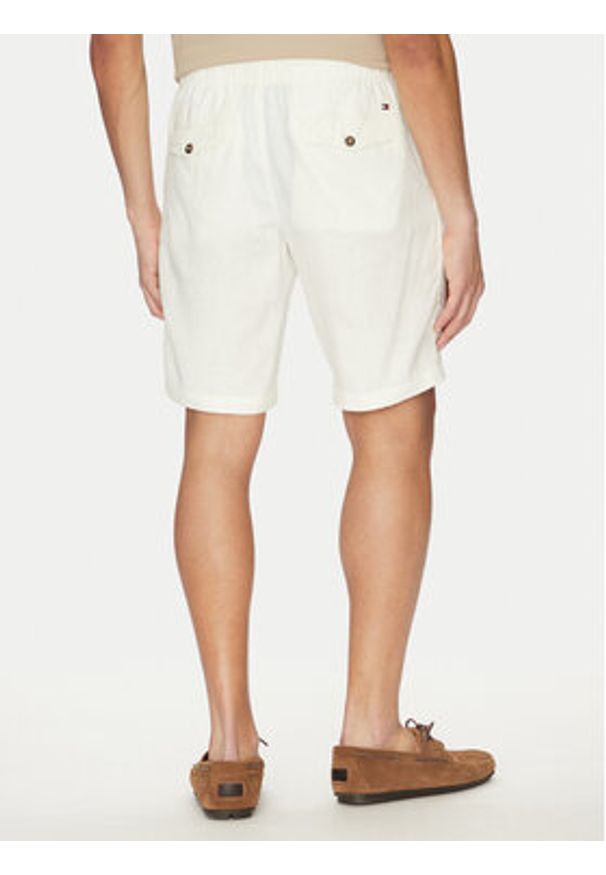 TOMMY HILFIGER - Tommy Hilfiger Szorty materiałowe Harlem MW0MW37804 Écru Regular Fit. Materiał: len