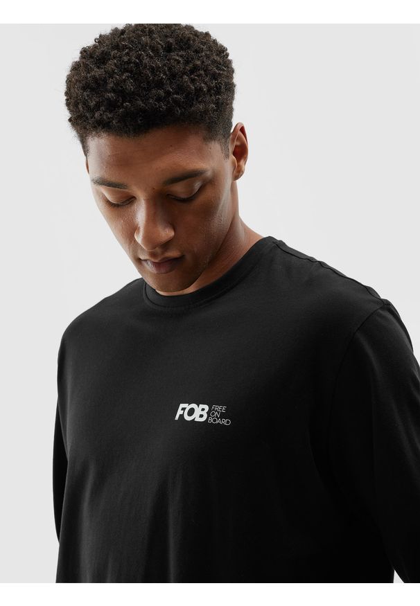 4f - 4F Longsleeve oversize z nadrukiem męski - czarny L. Okazja: na co dzień. Kolor: czarny. Materiał: bawełna, jersey, dzianina. Długość rękawa: długi rękaw. Długość: długie. Wzór: nadruk. Styl: sportowy, klasyczny, casual