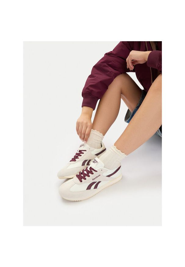 Sneakersy Reebok. Kolor: kremowy